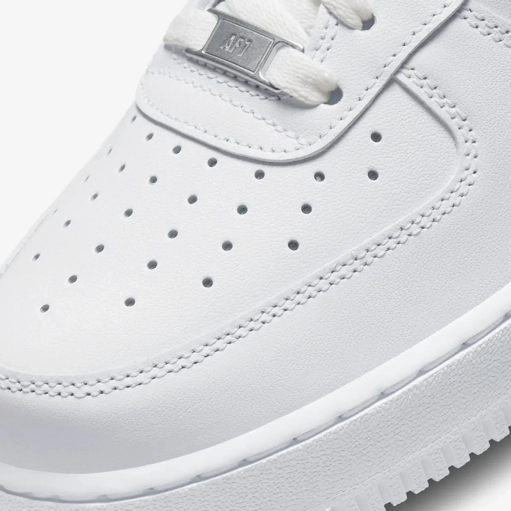 NIKE AIR FORCE 1 '07