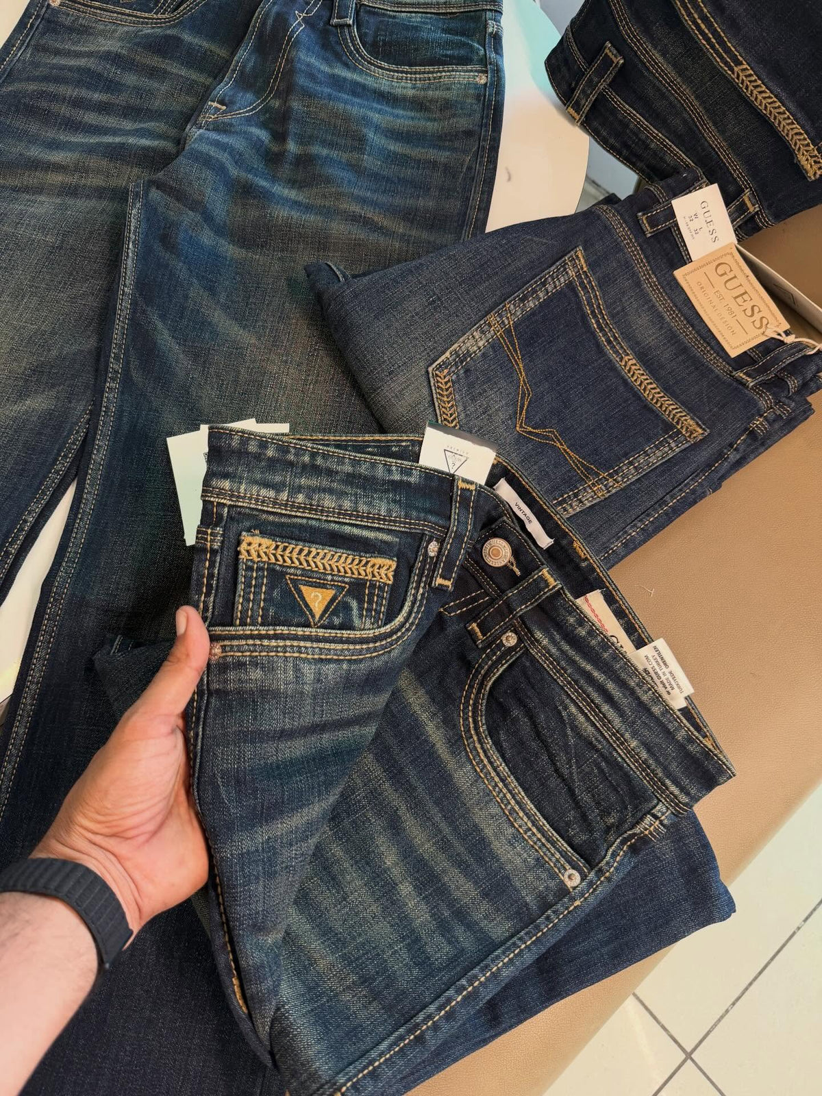 Men’s Dark Blue Classic Straight-Fit Denim Jeans